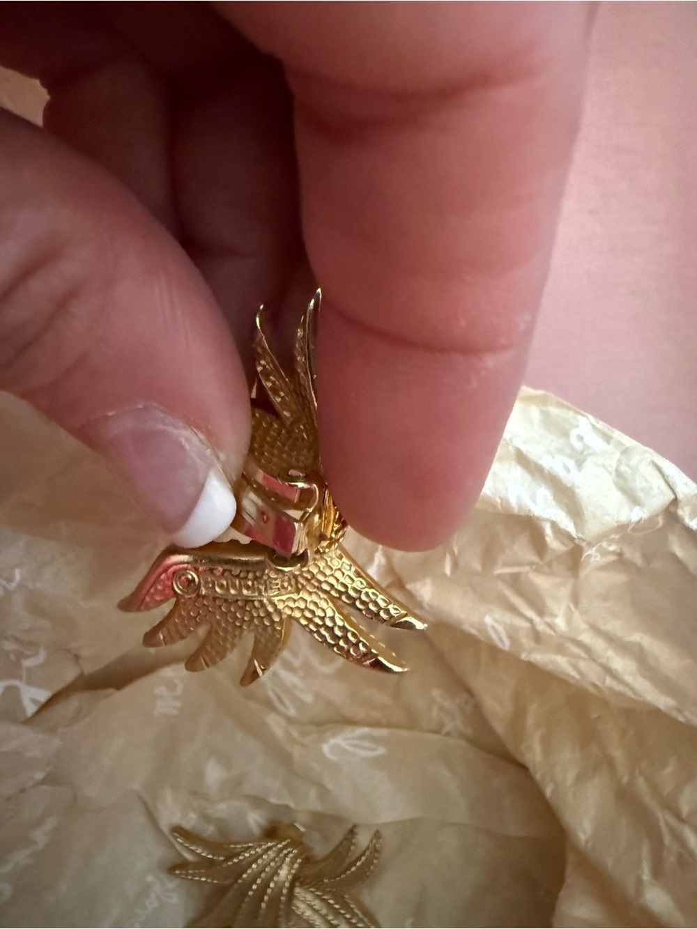 Vintage Boucher Leaf Gold Tone Bracelet and Statement Clip-On Earrings - Picture 11 of 13
